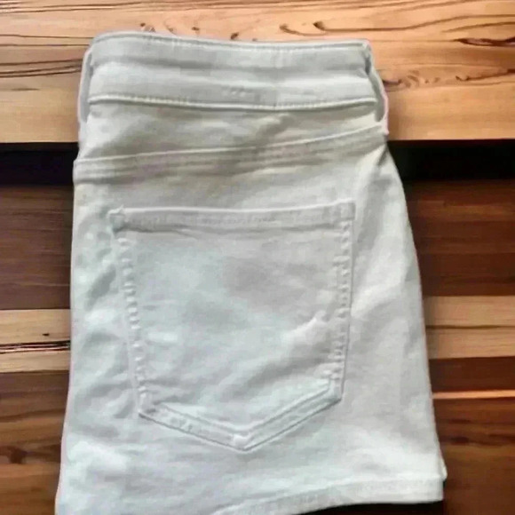 SO NWT Junior’s Size 5 White Denim Shortie Shorts - 27” Waist, 2.5” Inseam - Picture 2 of 4